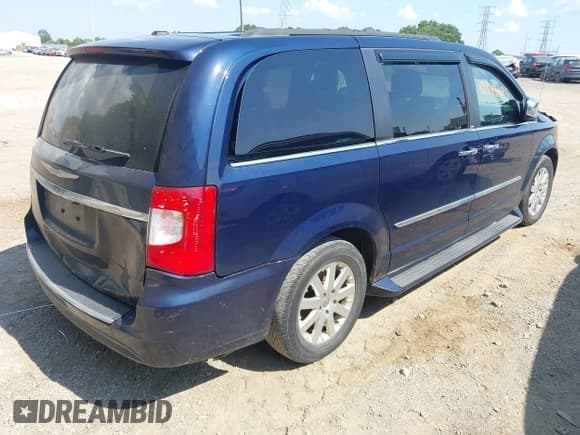 ✅ 2012 Chrysler Town & Country Touring L • VIN: 2C4RC1CG5CR270056 • Lot: 42943625. Wystawiony na IAAI z przebiegiem 128 886 mil. Bezpłatny archiwum sprzedaży aukcyjnych z USA i szczegółowy raport historii pojazdu na DreamBid. Zdjęcie 4.