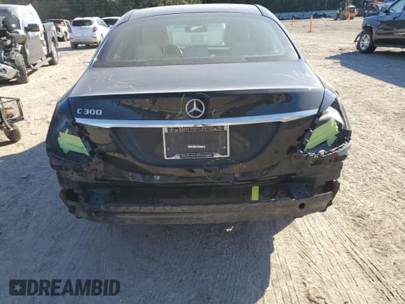 ✅ 2018 Mercedes-Benz C 300 • VIN: WDDWF4JB8JR346042 • Lot: 86174285. Wystawiony na Copart z przebiegiem 125 393 mil. Bezpłatny archiwum sprzedaży aukcyjnych z USA i szczegółowy raport historii pojazdu na DreamBid. Zdjęcie 6.