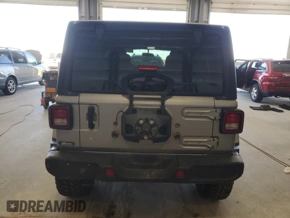 ✅ 2019 Jeep Wrangler Unlimited Sahara • VIN: 1C4HJXEN7KW588850 • Лот: 85719175. Опубликован ранее на Copart с пробегом 86 357 миль. Бесплатный доступ к архиву аукционных продаж из США и подробный отчёт об истории автомобиля на DreamBid. Изображение 6.