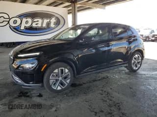 ✅ 2023 Hyundai Kona SEL • VIN: KM8K33AG9PU190764 • Лот: 85872935. Опубликован ранее на Copart с пробегом 43 055 миль. Бесплатный доступ к архиву аукционных продаж из США и подробный отчёт об истории автомобиля на DreamBid. Изображение 1.