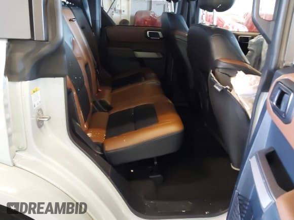 ✅ 2022 Ford Bronco • VIN: 1FMEE5DP6NLB35366 • Lot: 43294861. Listed on IAAI with 39,487 mi. Free auction sales archive from the USA and detailed vehicle history report at DreamBid. Image 8.