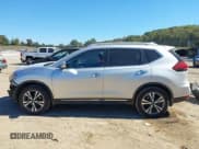 ✅ 2017 Nissan Rogue S • VIN: JN8AT2MT3HW151293 • Lot: 43404066. Wystawiony na IAAI z przebiegiem 108 891 mil. Bezpłatny archiwum sprzedaży aukcyjnych z USA i szczegółowy raport historii pojazdu na DreamBid. Zdjęcie 14.
