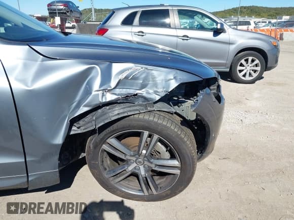 ✅ 2018 Volvo XC60 Momentum • VIN: LYVA22RK4JB122671 • Лот: 43495249. Опубликован ранее на IAAI с пробегом 62 665 миль. Бесплатный доступ к архиву аукционных продаж из США и подробный отчёт об истории автомобиля на DreamBid. Изображение 6.