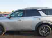 2022 Nissan Pathfinder SL с VIN 5N1DR3CB6NC270227, выставлен на аукционе IAAI как лот 43322854 с пробегом 46 196 миль миль и . История ставок и продаж доступна на DreamBid. Изображение 15.