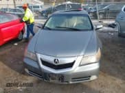 ✅ 2010 Acura RL Technology • VIN: JH4KB2F68AC000143 • Lot: 41371010. Wystawiony na IAAI z przebiegiem 301 920 mil. Bezpłatny archiwum sprzedaży aukcyjnych z USA i szczegółowy raport historii pojazdu na DreamBid. Zdjęcie 12.