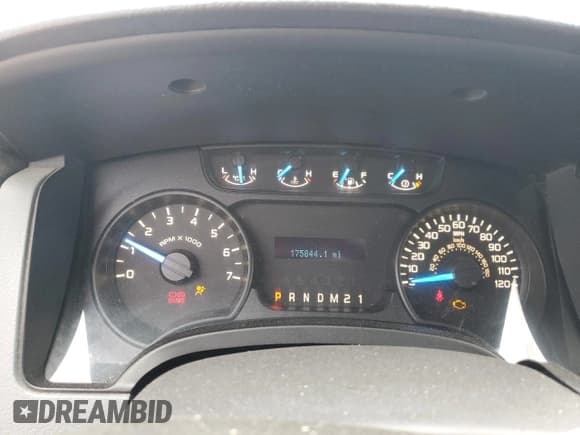 ✅ 2013 Ford F-150 XL • VIN: 1FTFX1EFXDKD57043 • Lot: 67001245. Wystawiony na Copart z przebiegiem 175 844 mil. Bezpłatny archiwum sprzedaży aukcyjnych z USA i szczegółowy raport historii pojazdu na DreamBid. Zdjęcie 9.