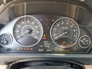 ✅ 2012 BMW 3 Series 328i • VIN: WBA3A5G52CNP16797 • Лот: 81449375. Опубликован ранее на Copart с пробегом 64 435 миль. Бесплатный доступ к архиву аукционных продаж из США и подробный отчёт об истории автомобиля на DreamBid. Изображение 9.