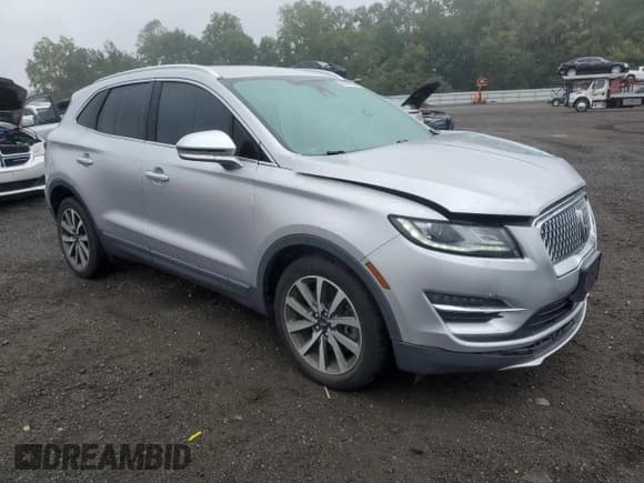 ✅ 2019 Lincoln MKC Reserve • VIN: 5LMCJ3D91KUL22655 • Lot: 80437935. Wystawiony na Copart z przebiegiem 74 884 mil. Bezpłatny archiwum sprzedaży aukcyjnych z USA i szczegółowy raport historii pojazdu na DreamBid. Zdjęcie 4.