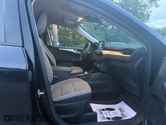 ✅ 2020 Ford Escape SE • VIN: 1FMCU9G63LUB53741 • Lot: 62328685. Listed on Copart with 176,070 mi. Free auction sales archive from the USA and detailed vehicle history report at DreamBid. Image 5.