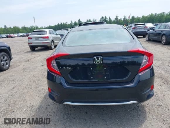 ✅ 2019 Honda Civic LX • VIN: 2HGFC2F62KH560739 • Lot: 42494797. Wystawiony na IAAI z przebiegiem 65 315 mil. Bezpłatny archiwum sprzedaży aukcyjnych z USA i szczegółowy raport historii pojazdu na DreamBid. Zdjęcie 17.