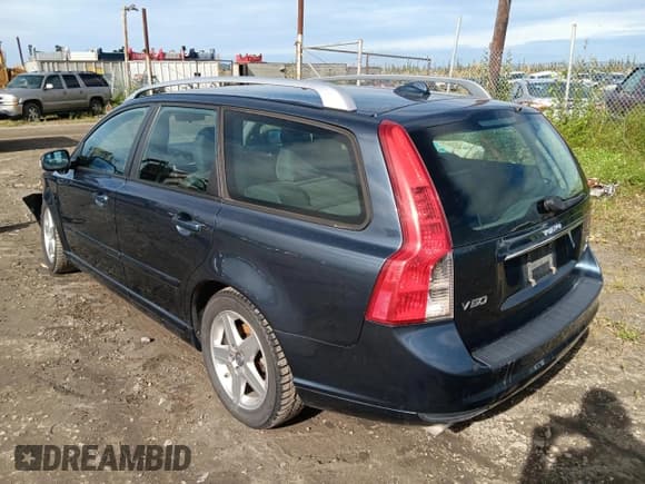 ✅ 2008 Volvo V50 2.5T • VIN: YV1MJ672782391280 • Lot: 70599825. Listed on Copart with 144,259 mi. Free auction sales archive from the USA and detailed vehicle history report at DreamBid. Image 2.