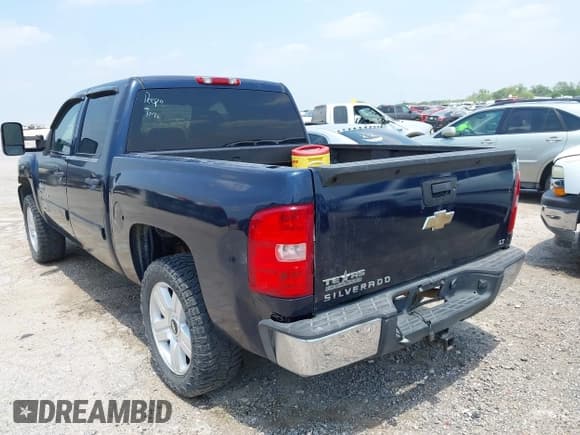 ✅ 2007 Chevrolet Silverado 1500 1LT • VIN: 2GCEC13J971511292 • Lot: 42181818. Wystawiony na IAAI z przebiegiem 239 647 mil. Bezpłatny archiwum sprzedaży aukcyjnych z USA i szczegółowy raport historii pojazdu na DreamBid. Zdjęcie 3.