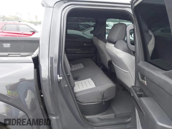 ✅ 2025 Toyota Tacoma SR5 • VIN: 3TMLB5JN5SM124179 • Лот: 43690007. Опубликован ранее на IAAI с пробегом 2 428 миль. Бесплатный доступ к архиву аукционных продаж из США и подробный отчёт об истории автомобиля на DreamBid. Изображение 8.