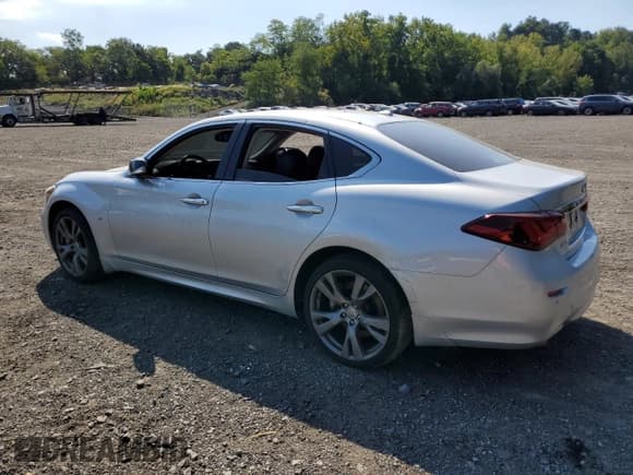 ✅ 2016 Infiniti Q70 • VIN: JN1BY1AR5GM270741 • Лот: 71204755. Опубликован ранее на Copart с пробегом 109 491 миль. Бесплатный доступ к архиву аукционных продаж из США и подробный отчёт об истории автомобиля на DreamBid. Изображение 2.