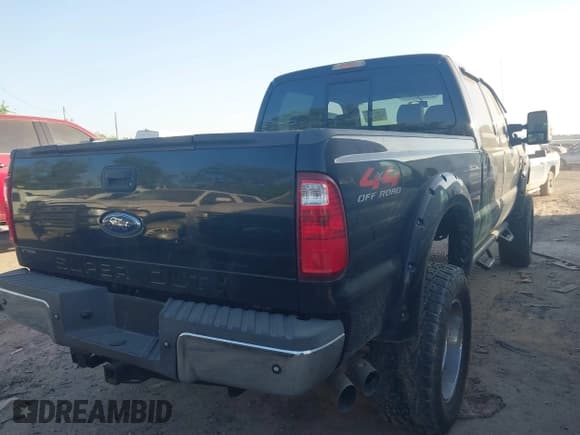 ✅ 2008 Ford F-250 XL • VIN: 1FTSW21R28EC02207 • Lot: 42023780. Wystawiony na IAAI z przebiegiem 135 143 mil. Bezpłatny archiwum sprzedaży aukcyjnych z USA i szczegółowy raport historii pojazdu na DreamBid. Zdjęcie 4.