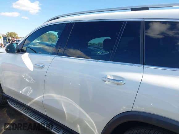 ✅ 2021 Mercedes-Benz GLS 450 • VIN: 4JGFF5KE6MA489448 • Lot: 43583298. Wystawiony na IAAI z przebiegiem 44 912 mil. Bezpłatny archiwum sprzedaży aukcyjnych z USA i szczegółowy raport historii pojazdu na DreamBid. Zdjęcie 15.