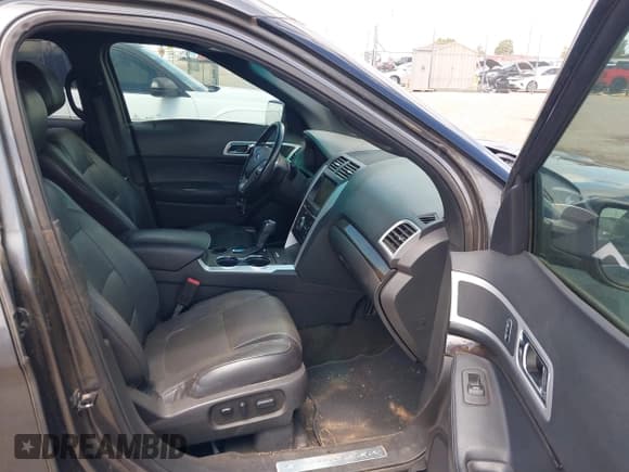 ✅ 2015 Ford Explorer Limited • VIN: 1FM5K7F9XFGB66942 • Lot: 42573514. Wystawiony na IAAI z przebiegiem 155 844 mil. Bezpłatny archiwum sprzedaży aukcyjnych z USA i szczegółowy raport historii pojazdu na DreamBid. Zdjęcie 5.