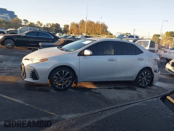 ✅ 2017 Toyota Corolla L • VIN: 5YFBURHE1HP635697 • Lot: 43439185. Listed on IAAI with 197,982 mi. Free auction sales archive from the USA and detailed vehicle history report at DreamBid. Image 14.