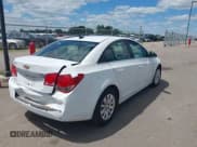 ✅ 2011 Chevrolet Cruze LS • VIN: 1G1PC5SH8B7230507 • Lot: 42774991. Wystawiony na IAAI z przebiegiem 187 354 mil. Bezpłatny archiwum sprzedaży aukcyjnych z USA i szczegółowy raport historii pojazdu na DreamBid. Zdjęcie 4.