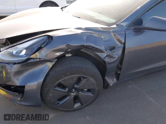 ✅ 2023 Tesla Model 3 Long Range • VIN: 5YJ3E1EB5PF620739 • Lot: 43366517. Wystawiony na IAAI z przebiegiem 34 325 mil. Bezpłatny archiwum sprzedaży aukcyjnych z USA i szczegółowy raport historii pojazdu na DreamBid. Zdjęcie 6.