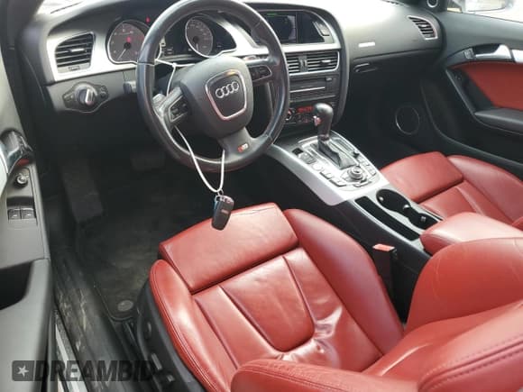 ✅ 2012 Audi S5 Premium Plus • VIN: WAUCVAFR6CA013938 • Лот: 59358635. Опубликован ранее на Copart с пробегом 126 814 миль. Бесплатный доступ к архиву аукционных продаж из США и подробный отчёт об истории автомобиля на DreamBid. Изображение 8.