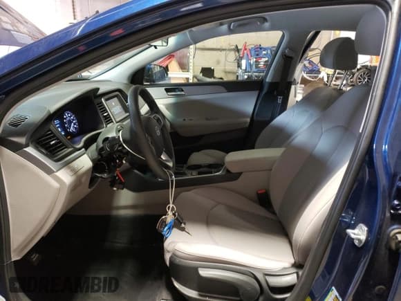 ✅ 2019 Hyundai Sonata SE • VIN: 5NPE24AF5KH820512 • Lot: 48990743. Listed on Copart with 43,780 mi. Free auction sales archive from the USA and detailed vehicle history report at DreamBid. Image 7.