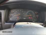 ✅ 2002 Dodge Dakota Sport • VIN: 1B7GG32N22S510037 • Lot: 77149424. Wystawiony na Copart z przebiegiem 91 256 mil. Bezpłatny archiwum sprzedaży aukcyjnych z USA i szczegółowy raport historii pojazdu na DreamBid. Zdjęcie 9.