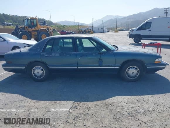 ✅ 1995 Buick Park Avenue • VIN: 1G4CW52K6SH615210 • Lot: 42428039. Wystawiony na IAAI z przebiegiem 218 377 mil. Bezpłatny archiwum sprzedaży aukcyjnych z USA i szczegółowy raport historii pojazdu na DreamBid. Zdjęcie 13.