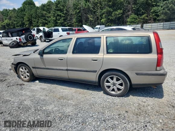 ✅ 2004 Volvo V70 • VIN: YV1SW59V442349928 • Lot: 61847095. Wystawiony na Copart z przebiegiem Nie podano. Bezpłatny archiwum sprzedaży aukcyjnych z USA i szczegółowy raport historii pojazdu na DreamBid. Zdjęcie 2.