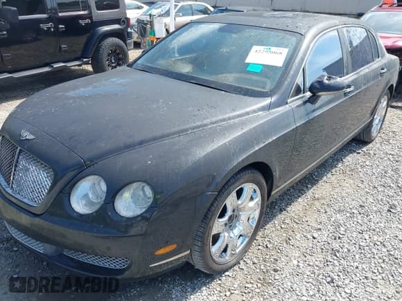 ✅ 2006 Bentley Flying Spur • VIN: SCBBR53W06C039791 • Lot: 42295068. Wystawiony na IAAI z przebiegiem 48 739 mil. Bezpłatny archiwum sprzedaży aukcyjnych z USA i szczegółowy raport historii pojazdu na DreamBid. Zdjęcie 6.