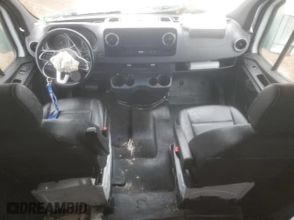 ✅ 2020 Mercedes-Benz Sprinter Cargo • VIN: W1W70BGY2LT033191 • Lot: 53025145. Wystawiony na Copart z przebiegiem 53 156 mil. Bezpłatny archiwum sprzedaży aukcyjnych z USA i szczegółowy raport historii pojazdu na DreamBid. Zdjęcie 8.