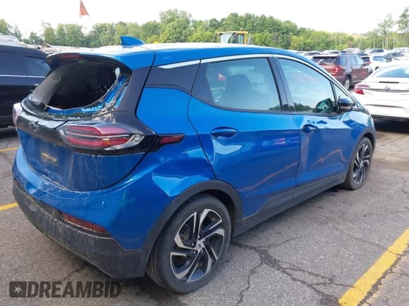 ✅ 2022 Chevrolet Bolt EV 2LT • VIN: 1G1FX6S04N4100696 • Lot: 42598607. Wystawiony na IAAI z przebiegiem 75 010 mil. Bezpłatny archiwum sprzedaży aukcyjnych z USA i szczegółowy raport historii pojazdu na DreamBid. Zdjęcie 4.
