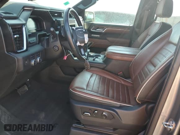 ✅ 2023 GMC Sierra 1500 Denali Ultimate • VIN: 1GTUUHELXPZ228035 • Лот: 80810025. Опубликован ранее на Copart с пробегом 35 134 миль. Бесплатный доступ к архиву аукционных продаж из США и подробный отчёт об истории автомобиля на DreamBid. Изображение 7.