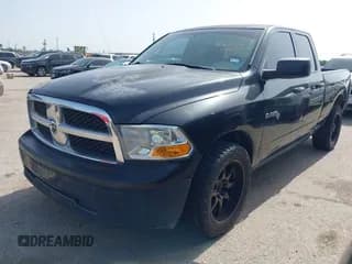 ✅ 2009 Dodge 1500 ST • VIN: 1D3HB18K89S705209 • Lot: 42631184. Wystawiony na IAAI z przebiegiem 163 572 mil. Bezpłatny archiwum sprzedaży aukcyjnych z USA i szczegółowy raport historii pojazdu na DreamBid. Zdjęcie 2.