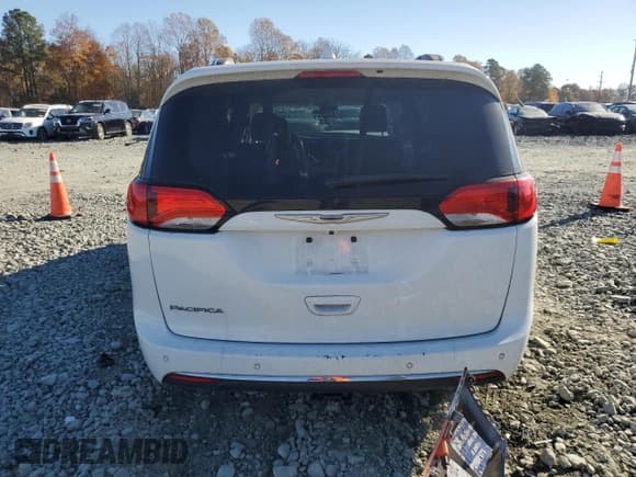 ✅ 2020 Chrysler Pacifica Touring L • VIN: 2C4RC1BG4LR103012 • Lot: 91020155. Wystawiony na Copart z przebiegiem 79 849 mil. Bezpłatny archiwum sprzedaży aukcyjnych z USA i szczegółowy raport historii pojazdu na DreamBid. Zdjęcie 6.