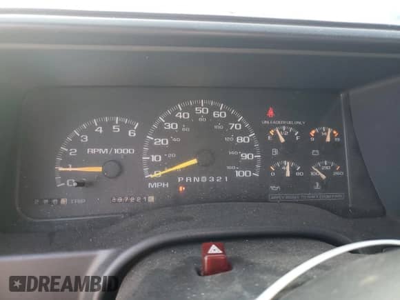 1999 Chevrolet Silverado 1500 с VIN 1GCEK19R2XR130715, выставлен на аукционе Copart как лот 70545035 с пробегом 297 221 миль миль и Списание • Salvage title. История ставок и продаж доступна на DreamBid. Изображение 9.