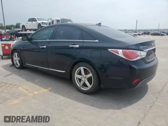 ✅ 2015 Hyundai Sonata • VIN: KMHEC4A44FA129184 • Лот: 57304505. Опубликован ранее на Copart с пробегом 150 397 миль. Бесплатный доступ к архиву аукционных продаж из США и подробный отчёт об истории автомобиля на DreamBid. Изображение 2.
