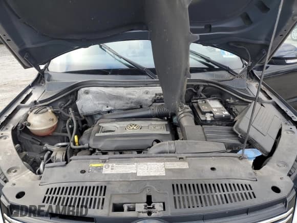 ✅ 2016 Volkswagen Tiguan S • VIN: WVGAV7AX2GW583023 • Лот: 92668535. Опубликован ранее на Copart с пробегом 70 121 миль. Бесплатный доступ к архиву аукционных продаж из США и подробный отчёт об истории автомобиля на DreamBid. Изображение 12.