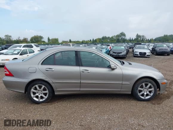✅ 2007 Mercedes-Benz C 280 Luxury • VIN: WDBRF92H27F921073 • Lot: 43285297. Wystawiony na IAAI z przebiegiem 77 116 mil. Bezpłatny archiwum sprzedaży aukcyjnych z USA i szczegółowy raport historii pojazdu na DreamBid. Zdjęcie 13.
