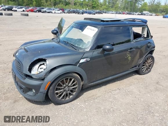 ✅ 2012 MINI Hardtop S • VIN: WMWSV3C51CT387421 • Lot: 42236207. Listed on IAAI with 143,819 mi. Free auction sales archive from the USA and detailed vehicle history report at DreamBid. Image 2.