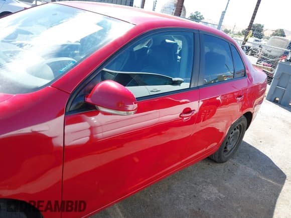 ✅ 2010 Volkswagen Jetta Limited Edition • VIN: 3VWAZ7AJ4AM101323 • Lot: 42993785. Listed on IAAI with 240,603 mi. Free auction sales archive from the USA and detailed vehicle history report at DreamBid. Image 14.