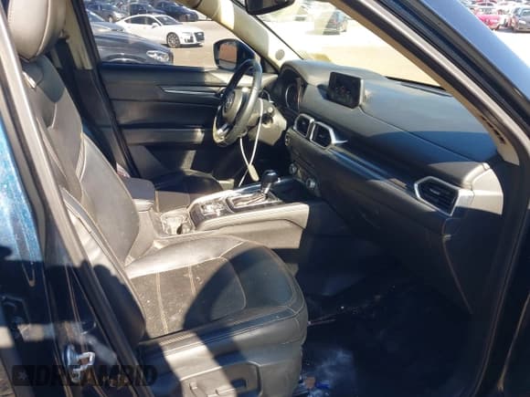 ✅ 2018 Mazda CX-5 Grand Touring • VIN: JM3KFBDM6J0473734 • Лот: 43536049. Опубликован ранее на IAAI с пробегом 124 488 миль. Бесплатный доступ к архиву аукционных продаж из США и подробный отчёт об истории автомобиля на DreamBid. Изображение 5.