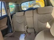 ✅ 2010 Toyota RAV4 • VIN: JTMZF4DVXAD017255 • Лот: 94370015. Опубликован ранее на Copart с пробегом 228 465 миль. Бесплатный доступ к архиву аукционных продаж из США и подробный отчёт об истории автомобиля на DreamBid. Изображение 10.