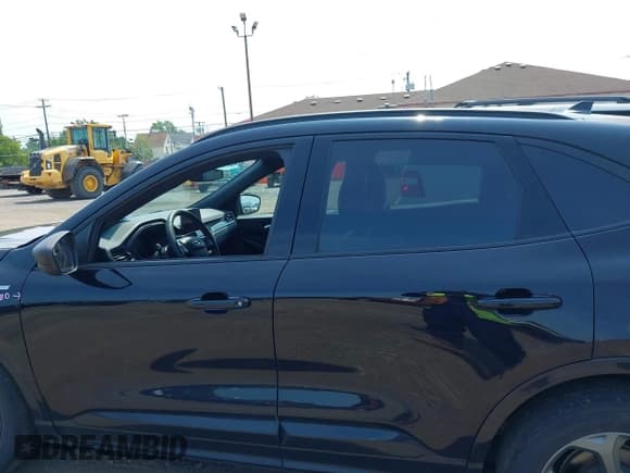 ✅ 2023 Ford Escape ST-Line • VIN: 1FMCU9MN3PUA09348 • Лот: 42865322. Опубликован ранее на IAAI с пробегом 43 523 миль. Бесплатный доступ к архиву аукционных продаж из США и подробный отчёт об истории автомобиля на DreamBid. Изображение 14.