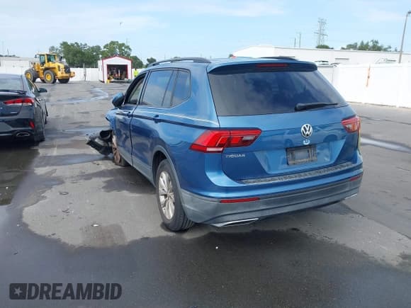 ✅ 2019 Volkswagen Tiguan S • VIN: 3VV1B7AX0KM101611 • Лот: 43372465. Опубликован ранее на IAAI с пробегом 63 802 миль. Бесплатный доступ к архиву аукционных продаж из США и подробный отчёт об истории автомобиля на DreamBid. Изображение 3.