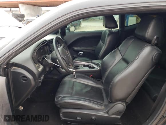 ✅ 2017 Dodge Challenger SXT • VIN: 2C3CDZAG0HH501256 • Lot: 54441284. Wystawiony na Copart z przebiegiem 101 667 mil. Bezpłatny archiwum sprzedaży aukcyjnych z USA i szczegółowy raport historii pojazdu na DreamBid. Zdjęcie 7.