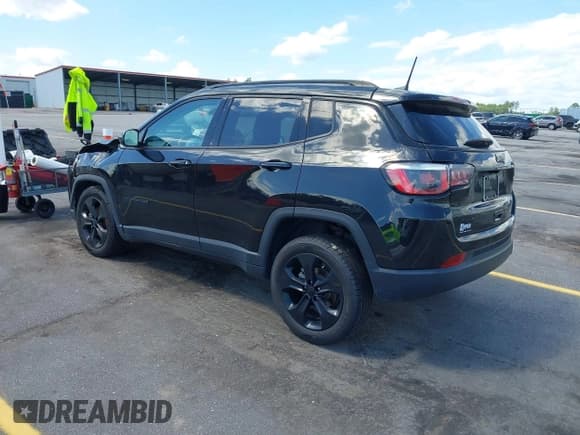 ✅ 2019 Jeep Compass Latitude • VIN: 3C4NJDBB9KT601373 • Lot: 42191335. Listed on IAAI with 47,344 mi. Free auction sales archive from the USA and detailed vehicle history report at DreamBid. Image 3.