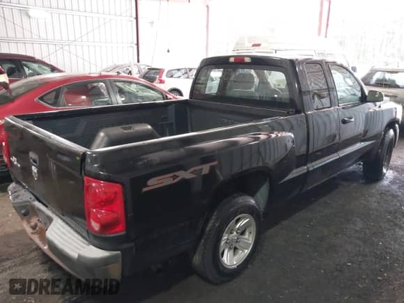 2008 Dodge Dakota SXT с VIN 1D7HE32K18S504177, выставлен на аукционе IAAI как лот 42529941 с пробегом 172 690 миль миль и . История ставок и продаж доступна на DreamBid. Изображение 4.