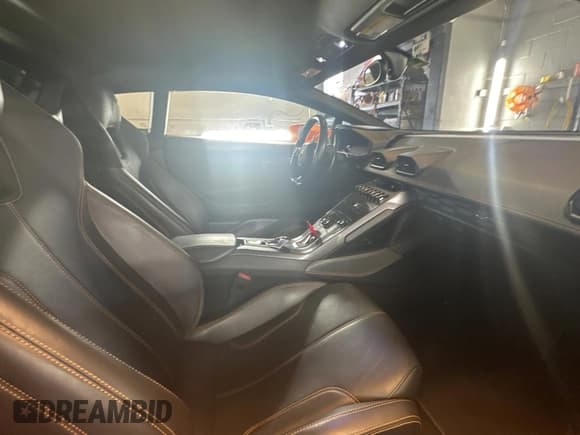 ✅ 2016 Lamborghini Huracan LP 580-2 • VIN: ZHWUC2ZFXGLA04796 • Lot: 45041295. Listed on Copart with 23,094 mi. Free auction sales archive from the USA and detailed vehicle history report at DreamBid. Image 6.