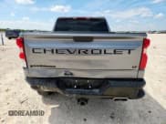 ✅ 2022 Chevrolet Silverado 1500 LT Trail Boss • VIN: 1GCPYFED3NZ200914 • Lot: 84398915. Wystawiony na Copart z przebiegiem 41 171 mil. Bezpłatny archiwum sprzedaży aukcyjnych z USA i szczegółowy raport historii pojazdu na DreamBid. Zdjęcie 6.
